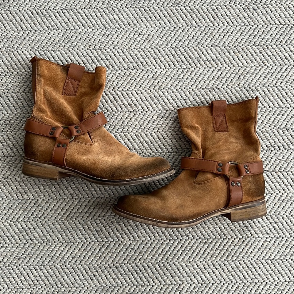 Harness boots